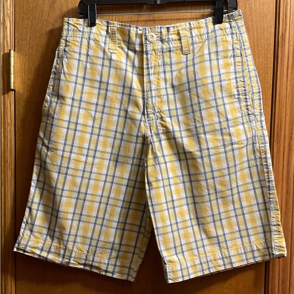 Men’s Mossimo Supply Co Flat Front Striped Short with Pocket. Lightweight Cotton